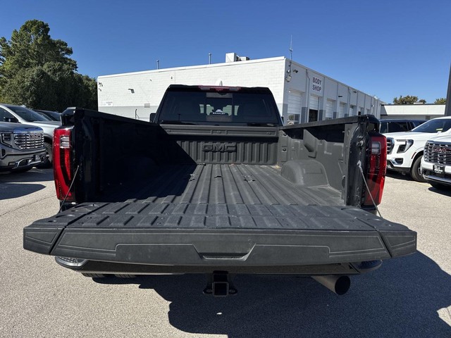 GMC Sierra 3500HD Vehicle Full-screen Gallery Image 30