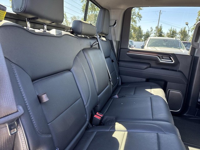 GMC Sierra 3500HD Vehicle Full-screen Gallery Image 31