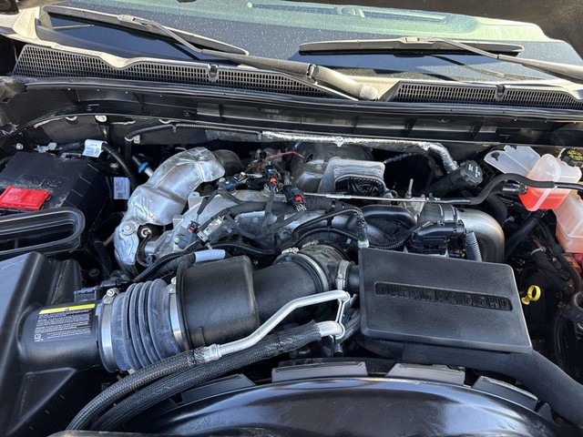 GMC Sierra 3500HD Vehicle Full-screen Gallery Image 34