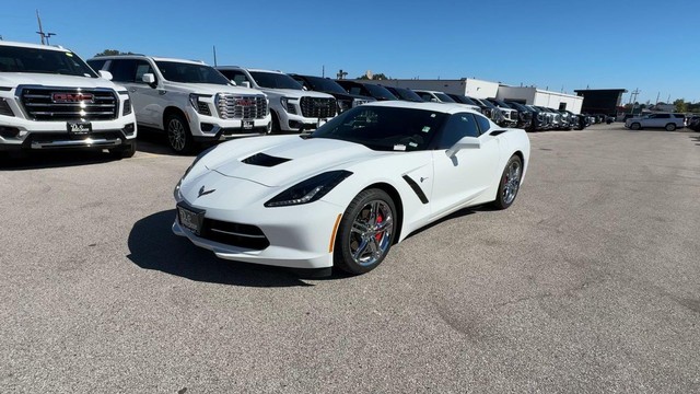 Chevrolet Corvette Vehicle Full-screen Gallery Image 06