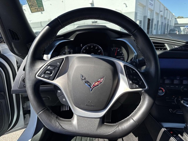 Chevrolet Corvette Vehicle Full-screen Gallery Image 14