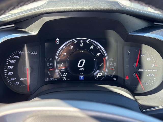 Chevrolet Corvette Vehicle Full-screen Gallery Image 15