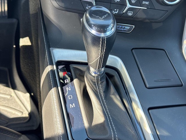 Chevrolet Corvette Vehicle Full-screen Gallery Image 19