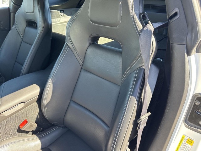 Chevrolet Corvette Vehicle Full-screen Gallery Image 22