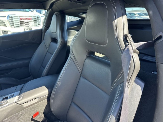 Chevrolet Corvette Vehicle Full-screen Gallery Image 26