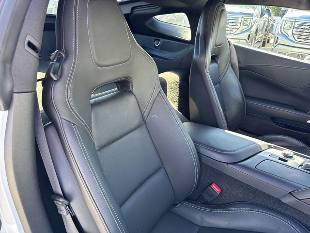 Chevrolet Corvette Vehicle Full-screen Gallery Image 29