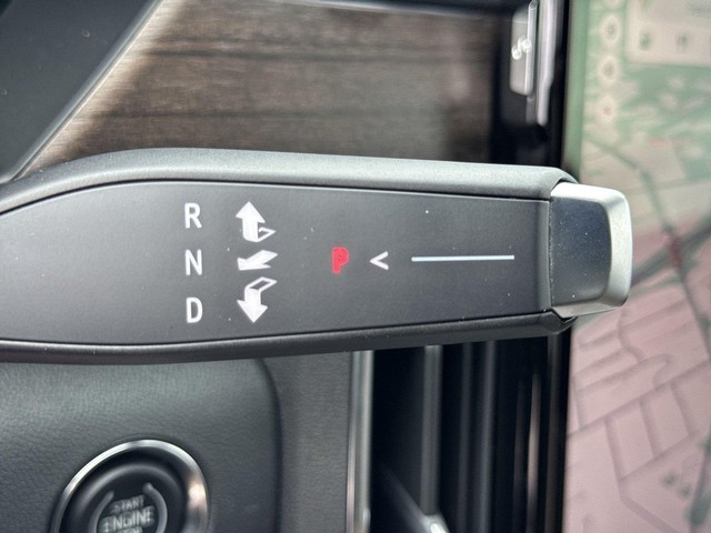 GMC Acadia Vehicle Full-screen Gallery Image 20