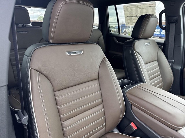 GMC Acadia Vehicle Full-screen Gallery Image 26
