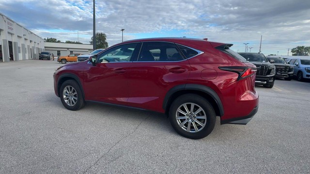Lexus NX Vehicle Full-screen Gallery Image 09