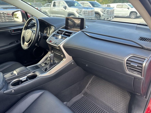 Lexus NX Vehicle Full-screen Gallery Image 32