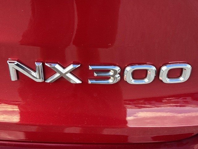 Lexus NX Vehicle Full-screen Gallery Image 35