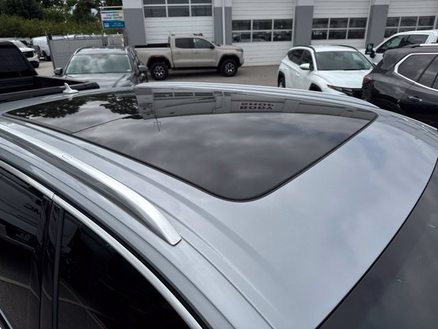 Audi Q7 Vehicle Full-screen Gallery Image 11