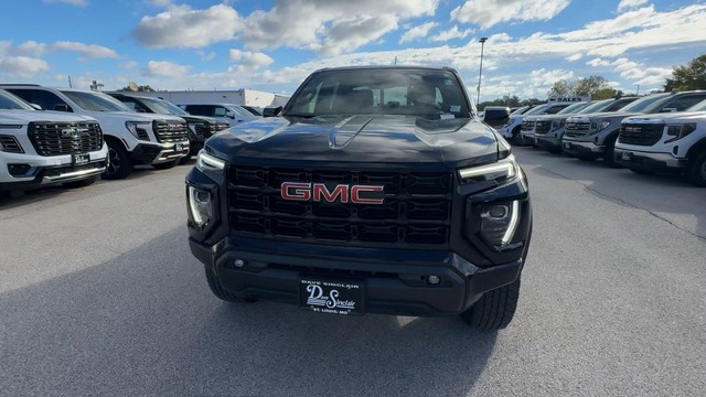 GMC Canyon Vehicle Full-screen Gallery Image 05