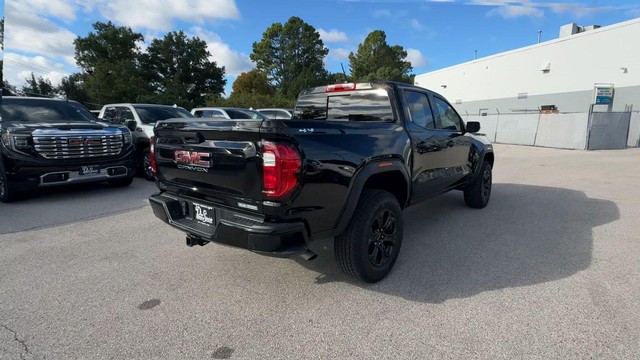 GMC Canyon Vehicle Full-screen Gallery Image 11