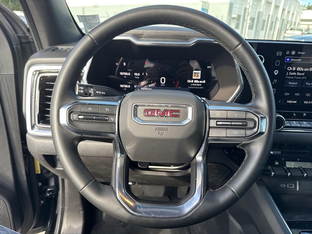 GMC Canyon Vehicle Full-screen Gallery Image 14