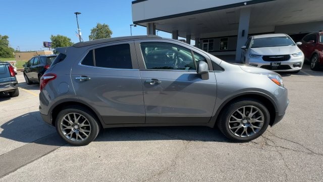 Buick Encore Vehicle Full-screen Gallery Image 02