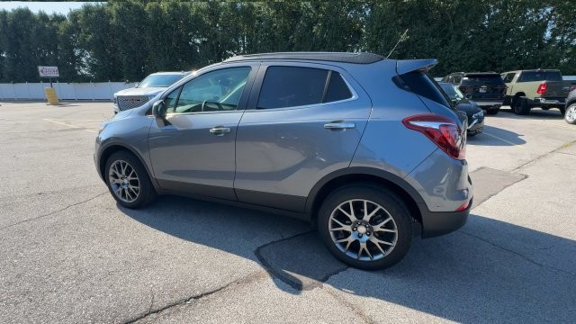 Buick Encore Vehicle Full-screen Gallery Image 09