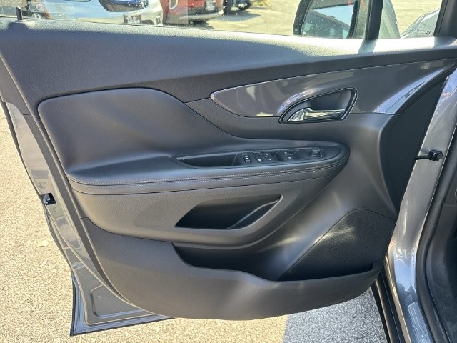 Buick Encore Vehicle Full-screen Gallery Image 25