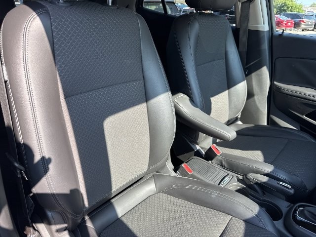 Buick Encore Vehicle Full-screen Gallery Image 30