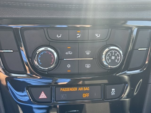 Buick Encore Vehicle Full-screen Gallery Image 37