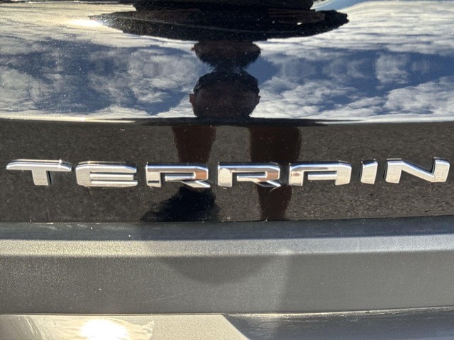 GMC Terrain Vehicle Full-screen Gallery Image 35