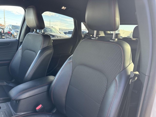 Ford Escape Vehicle Full-screen Gallery Image 22