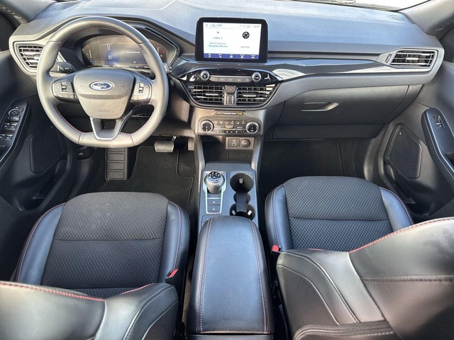 Ford Escape Vehicle Full-screen Gallery Image 23