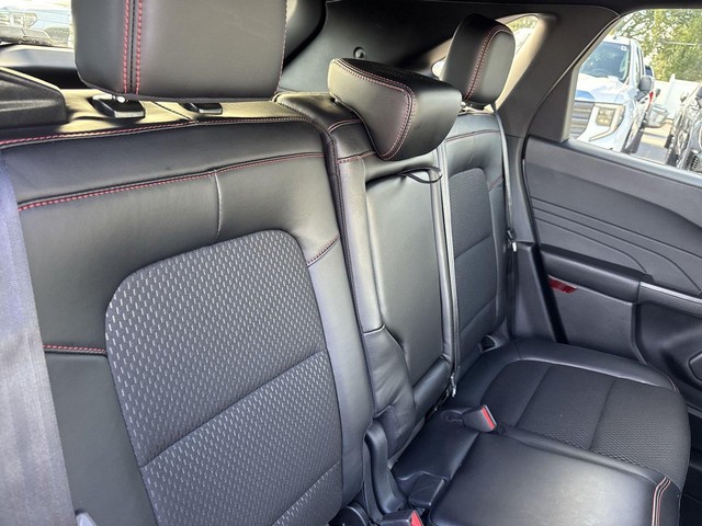 Ford Escape Vehicle Full-screen Gallery Image 29