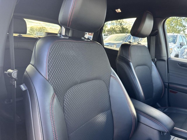 Ford Escape Vehicle Full-screen Gallery Image 30