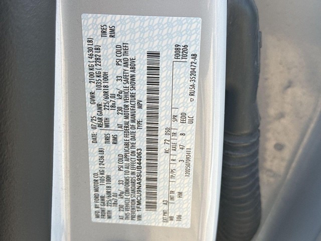 Ford Escape Vehicle Full-screen Gallery Image 36