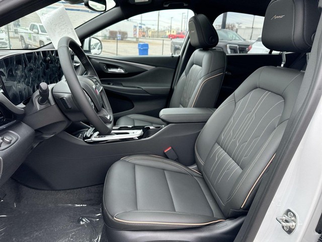 Buick Envista Vehicle Full-screen Gallery Image 14