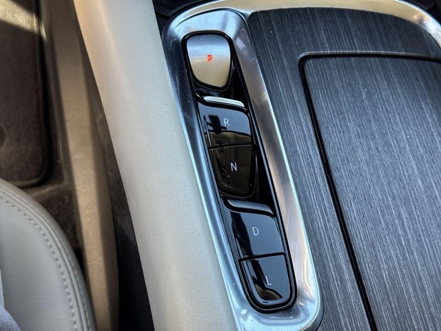 Buick Enclave Vehicle Full-screen Gallery Image 20