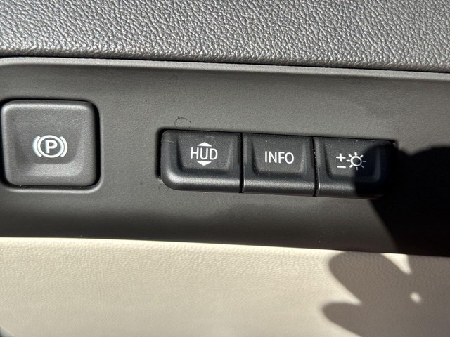 Buick Enclave Vehicle Full-screen Gallery Image 22