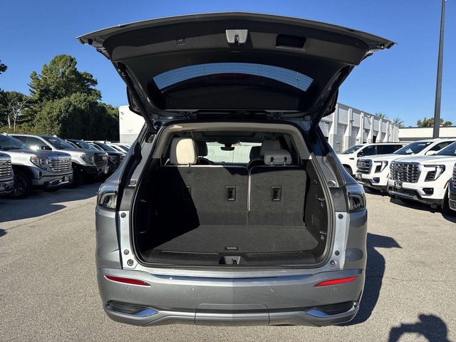 Buick Enclave Vehicle Full-screen Gallery Image 31