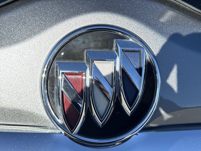 Buick Enclave Vehicle Full-screen Gallery Image 36
