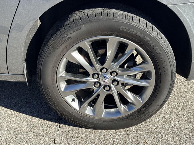 Buick Enclave Vehicle Full-screen Gallery Image 38