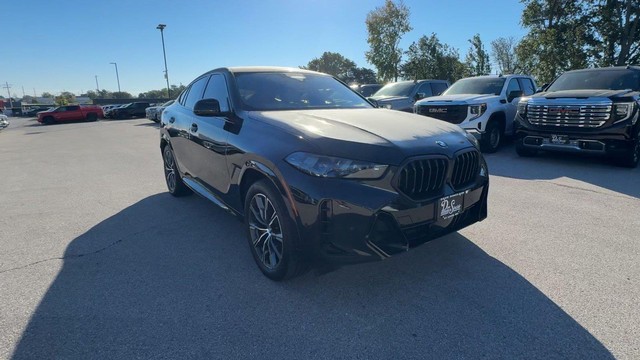 BMW X6 Vehicle Full-screen Gallery Image 03