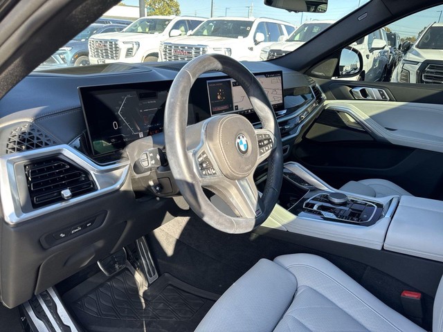 BMW X6 Vehicle Full-screen Gallery Image 13