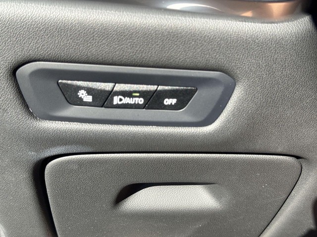BMW X6 Vehicle Full-screen Gallery Image 22