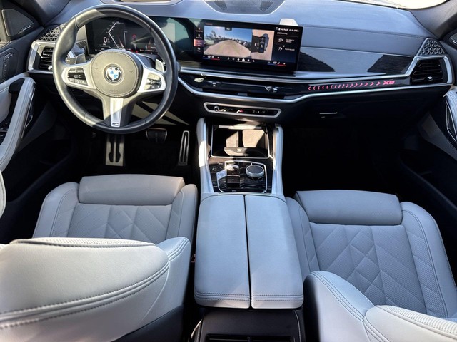 BMW X6 Vehicle Full-screen Gallery Image 25