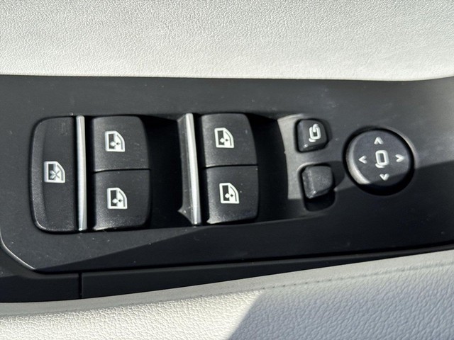 BMW X6 Vehicle Full-screen Gallery Image 28