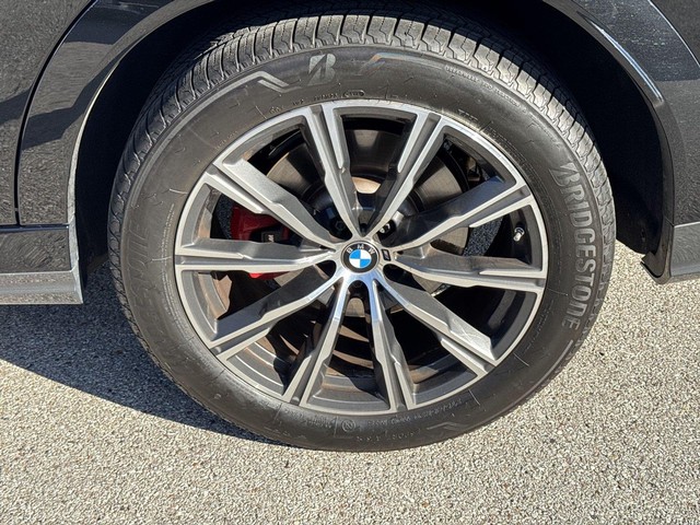 BMW X6 Vehicle Full-screen Gallery Image 37