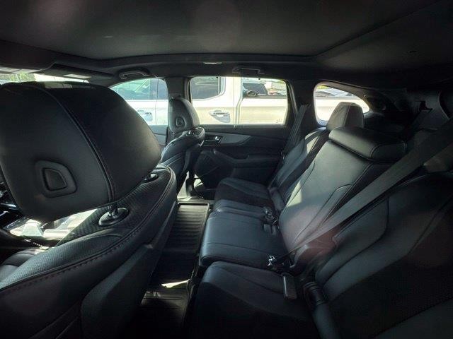 Acura MDX Vehicle Full-screen Gallery Image 15