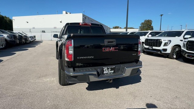 GMC Canyon Vehicle Full-screen Gallery Image 10