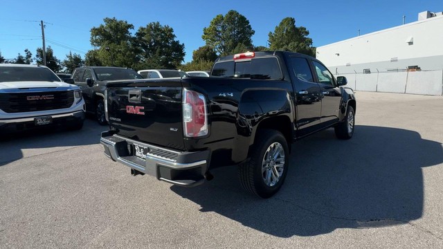 GMC Canyon Vehicle Full-screen Gallery Image 11