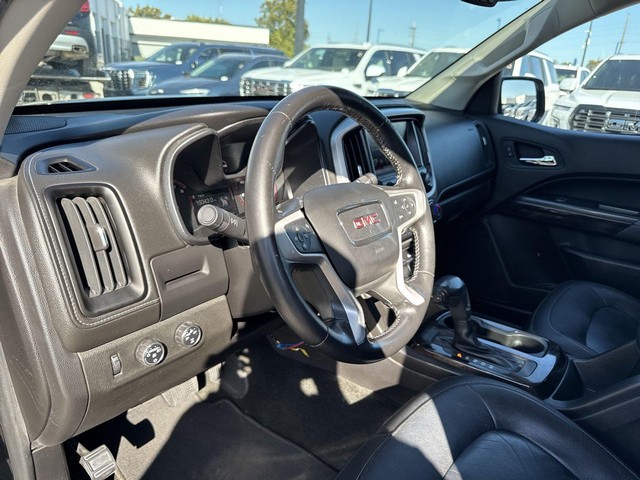 GMC Canyon Vehicle Full-screen Gallery Image 13