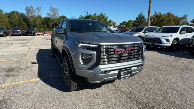 GMC Canyon Vehicle Full-screen Gallery Image 04
