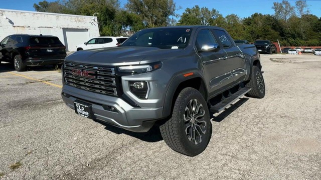 GMC Canyon Vehicle Full-screen Gallery Image 05