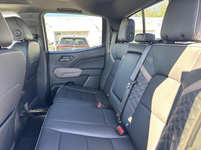 GMC Canyon Vehicle Full-screen Gallery Image 23