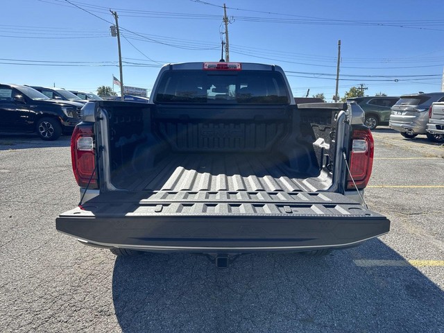 GMC Canyon Vehicle Full-screen Gallery Image 24